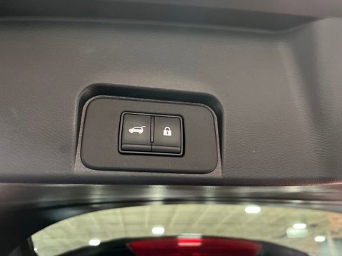 Used 2023 Nissan Rogue SL AWD/4WD image 7