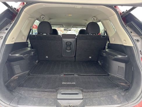 Used 2018 Nissan Rogue SV image 5