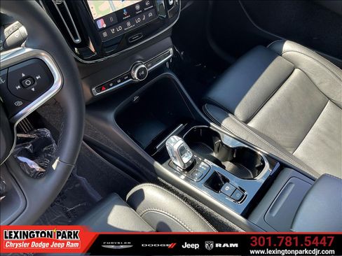 Used 2023 Volvo XC40 B5 Ultimate w/ Climate Package AWD/4WD image 17
