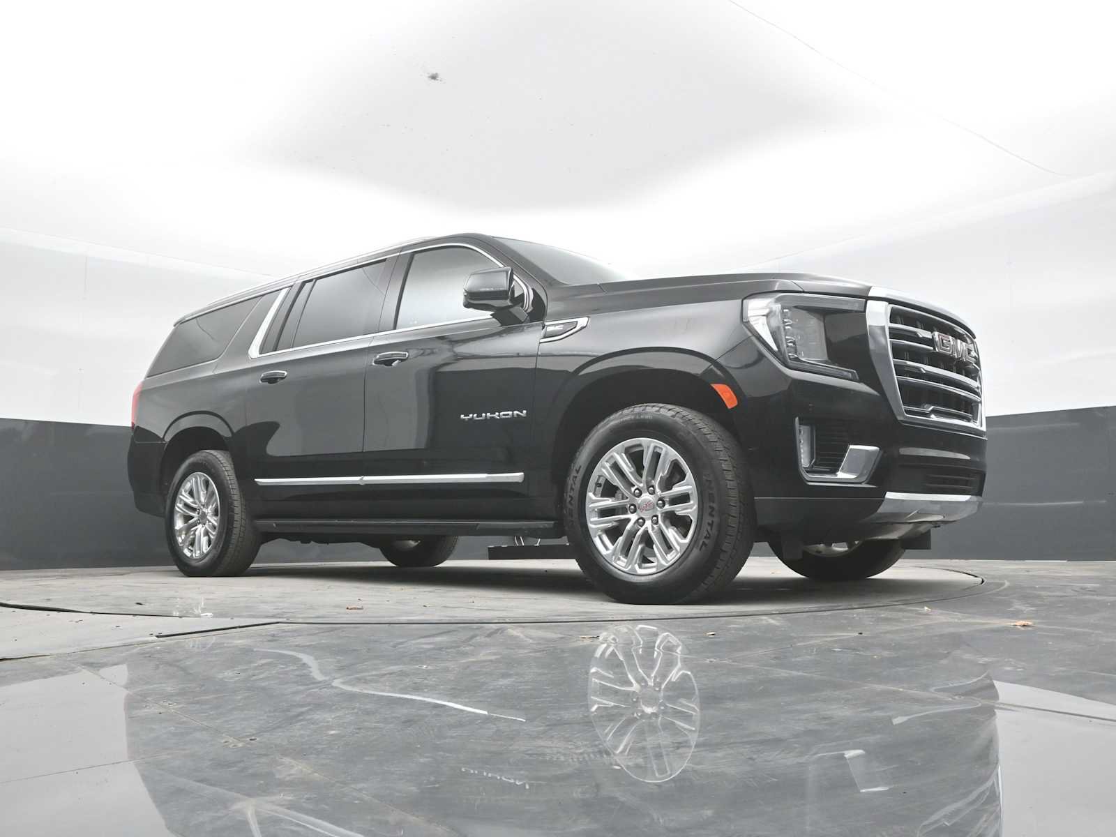 Used 2024 GMC Yukon XL SLT w/ SLT Luxury Package AWD/4WD image 43