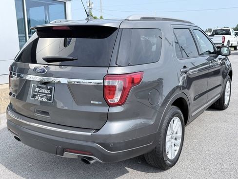 Used 2018 Ford Explorer XLT w/ Equipment Group 201A AWD/4WD image 5