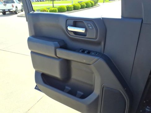 Used 2021 Chevrolet Silverado 1500 Custom Trail Boss w/ LPO, Dark Essentials Package AWD/4WD image 18