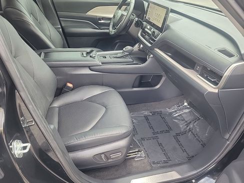 Used 2024 Toyota Grand Highlander Platinum image 22