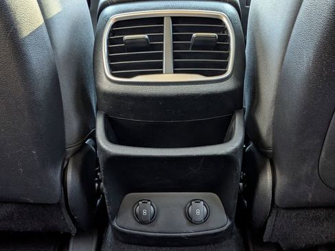 Used 2019 Hyundai Santa Fe SE image 18