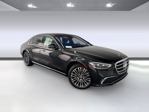 Used 2024 Mercedes-Benz S 580e 4MATIC Sedan image 4