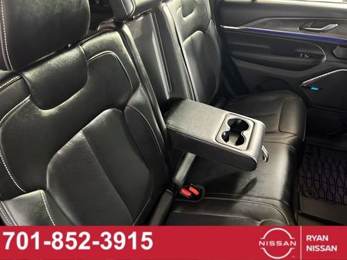 Used 2024 Jeep Grand Cherokee Overland image 30