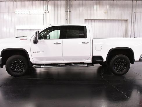 Used 2024 Chevrolet Silverado 2500 LTZ w/ LTZ Plus Package image 4