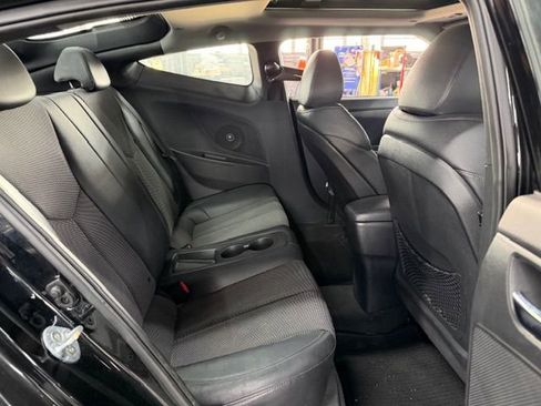 Used 2015 Hyundai Veloster w/ Option Group 02 image 5