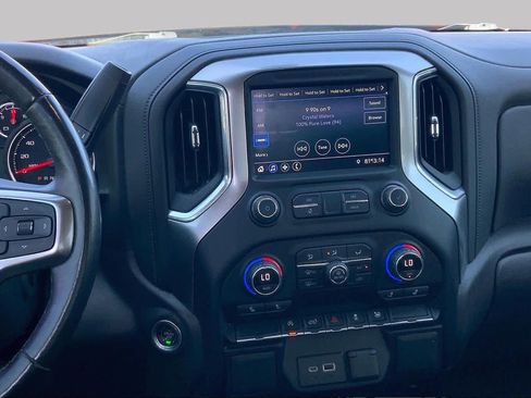 Used 2021 Chevrolet Silverado 1500 LT AWD/4WD image 7