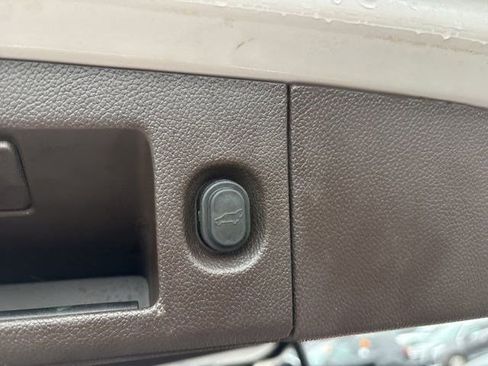 Used 2018 Chevrolet Tahoe Premier image 39