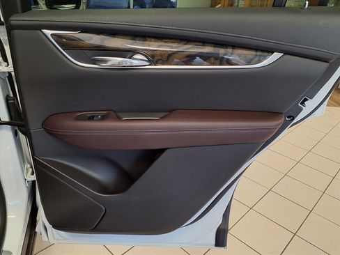 Certified 2022 Cadillac XT6 Premium Luxury image 13