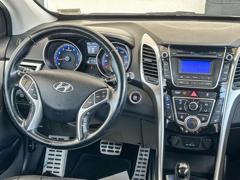 Used 2014 Hyundai Elantra GT w/ Option Group 02 FWD image 12