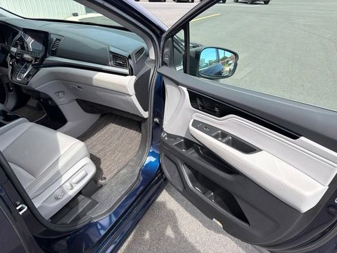 Used 2023 Honda Odyssey Touring image 12