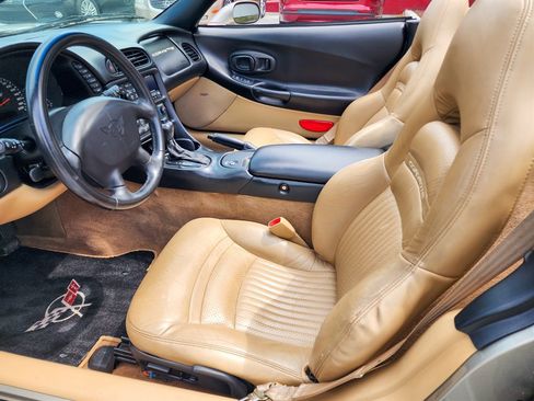 Used 1998 Chevrolet Corvette Convertible w/ Memory Pkg image 19