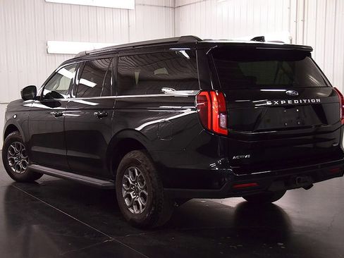 Used 2025 Ford Expedition Max Active AWD/4WD image 5