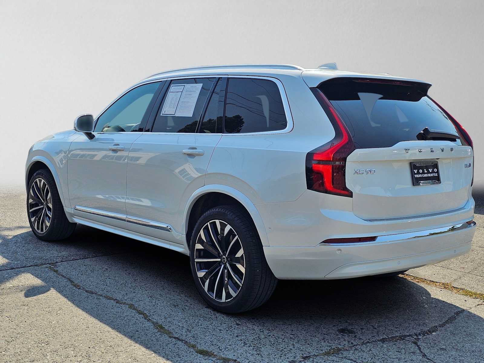 Used 2026 Volvo XC90 B6 Plus w/ Protection Package Premier AWD/4WD image 5