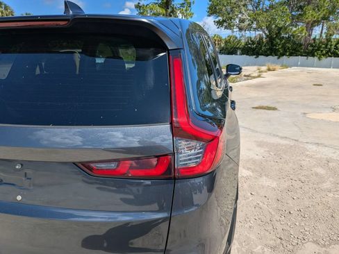 Used 2024 Honda CR-V EX image 11