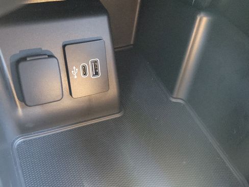 Used 2025 Ford Explorer Active RWD image 27