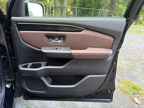 Used 2025 Honda Pilot Elite image 10
