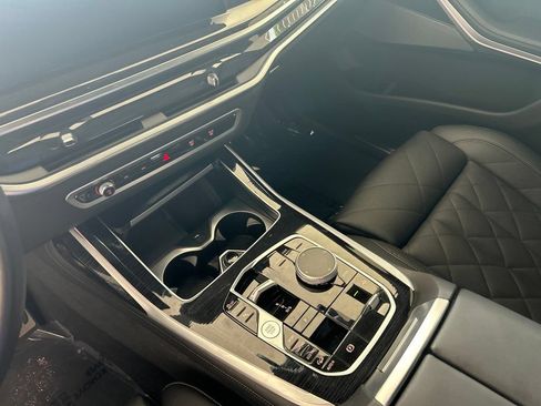 Used 2024 BMW X7 xDrive40i w/ M Sport Package AWD/4WD image 56