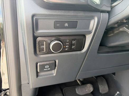 Used 2025 Ford F150 STX RWD image 25
