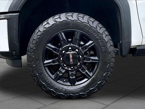 Used 2024 GMC Sierra 2500 AT4 w/ AT4 Premium Plus Package AWD/4WD image 11