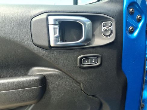 Used 2022 Jeep Wrangler Unlimited Sport AWD/4WD image 12