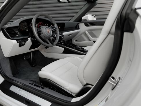 Used 2024 Porsche 911 Targa 4S image 4