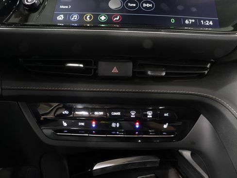 Used 2023 Buick Envision Essence AWD/4WD image 10
