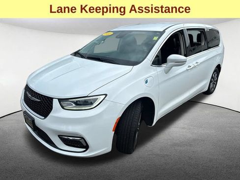 Used 2022 Chrysler Pacifica Touring-L FWD image 5