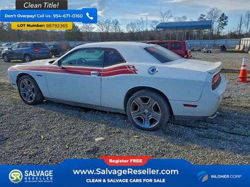 Used 2013 Dodge Challenger R/T image 3