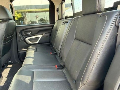 Used 2017 Nissan Titan SL AWD/4WD image 15