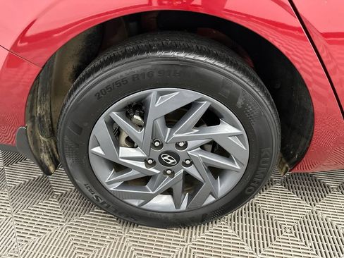 Used 2024 Hyundai Elantra SEL FWD image 17