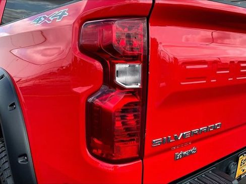 Used 2022 Chevrolet Silverado 1500 LT w/ LPO, Dark Essentials Package AWD/4WD image 23