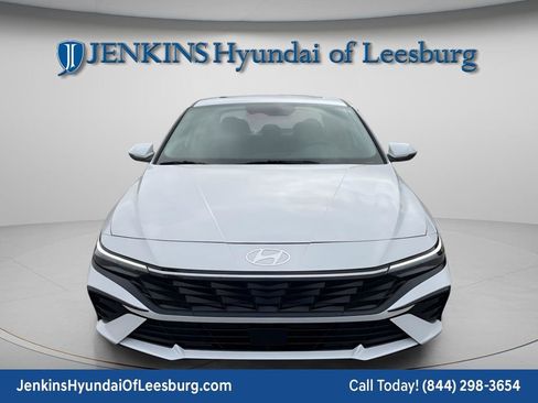 New 2025 Hyundai Elantra Limited image 12