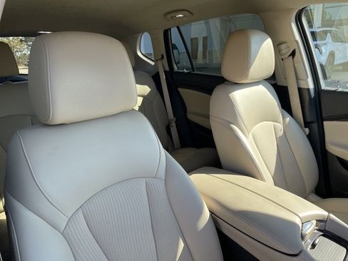 Used 2020 Buick Envision FWD image 31