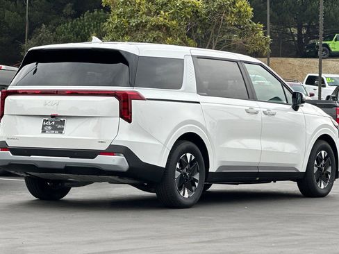 New 2026 Kia Carnival LXS image 4