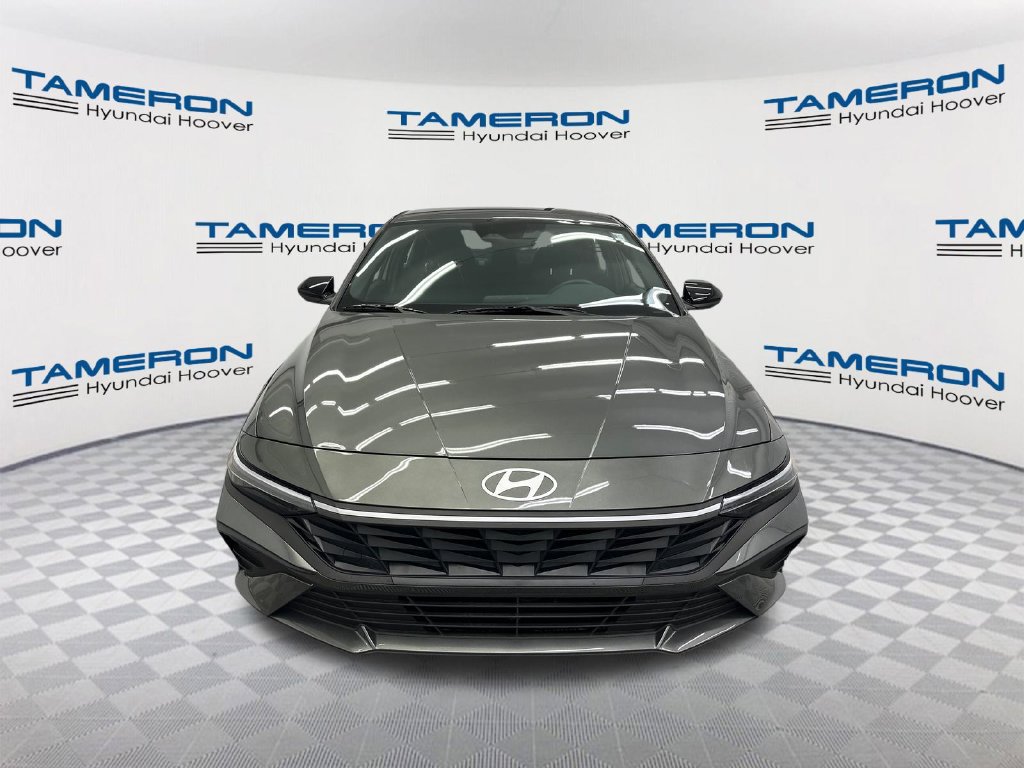 Used 2025 Hyundai Elantra SEL FWD image 8