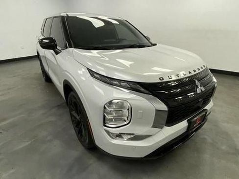 Used 2023 Mitsubishi Outlander SE Black Edition AWD/4WD image 9