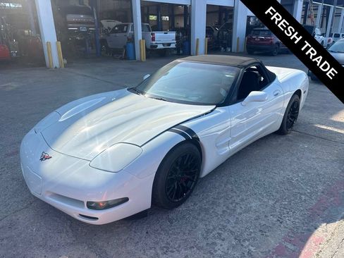 Used 2000 Chevrolet Corvette Convertible w/ Memory Pkg RWD image 4