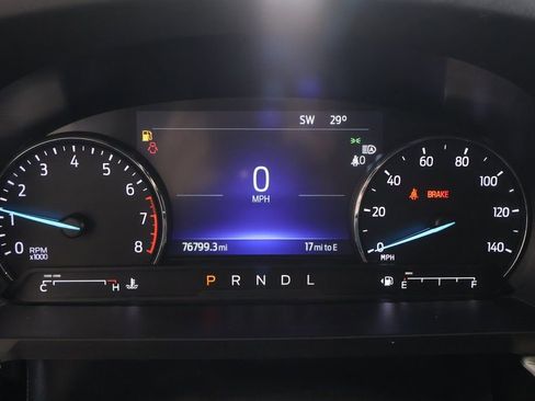 Used 2022 Ford Explorer XLT w/ Equipment Group 202A image 4