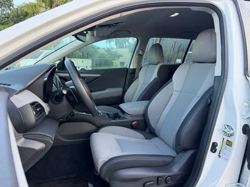 Certified 2025 Subaru Outback Premium AWD/4WD image 9