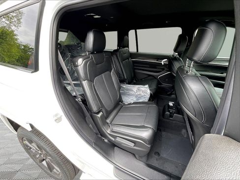 New 2026 Jeep Grand Cherokee L Limited AWD/4WD image 20