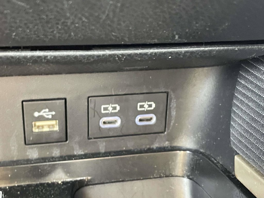 Used 2025 Toyota Camry SE FWD image 29