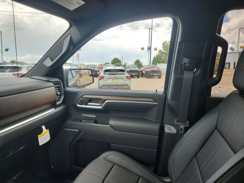 Certified 2025 Chevrolet Silverado 1500 High Country w/ Midnight Edition image 11