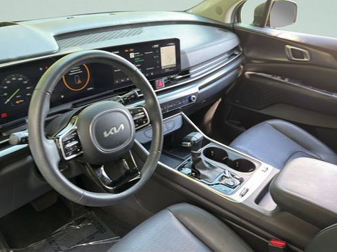 Used 2025 Kia Carnival SX Prestige FWD image 37