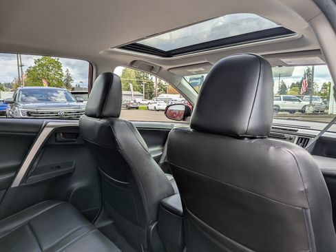 Used 2013 Toyota RAV4 XLE image 30