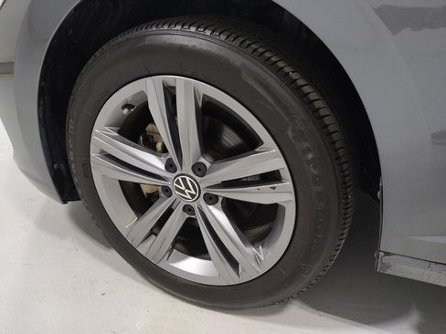 Used 2024 Volkswagen Jetta SE FWD image 31