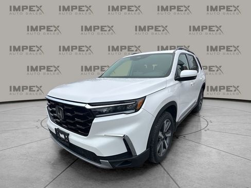 Used 2024 Honda Pilot Touring image 9