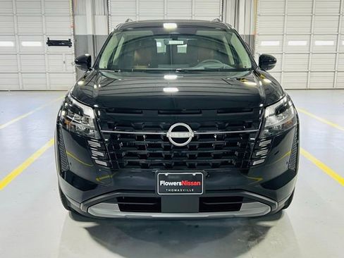 New 2026 Nissan Pathfinder Platinum FWD image 14